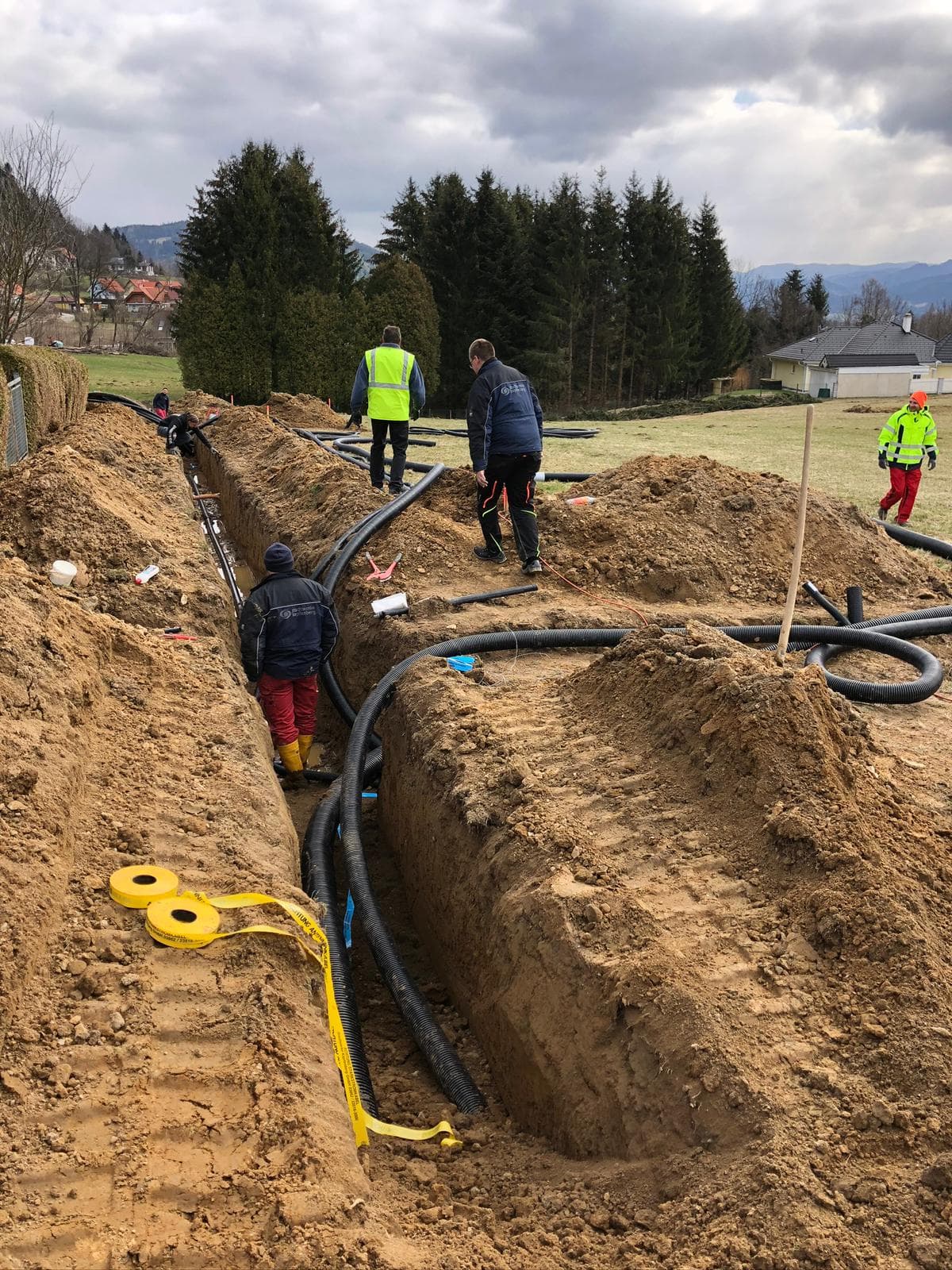 Rohrleitungsarbeiten auf der Baustelle